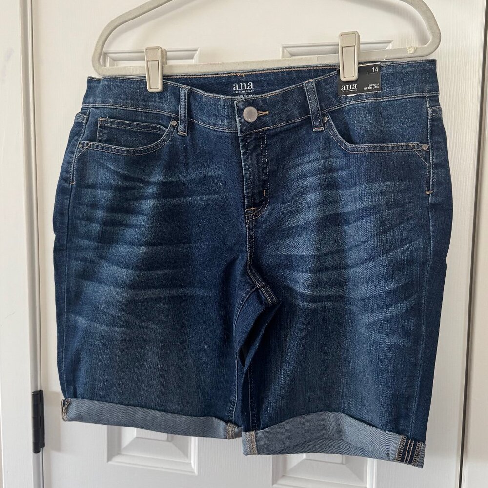 New ANA A New Approach Blue Denim Bermuda Cuff Shorts Size 14